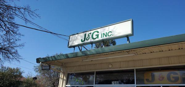 J&G