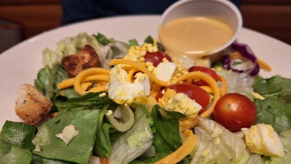 House salad with honey mustard dressing