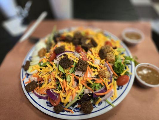 Mixed green salad with smoked turkey