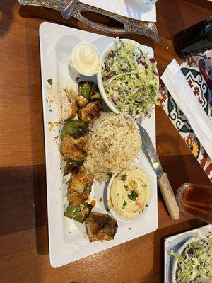 Lunch Shish Tawook with salad and hummus