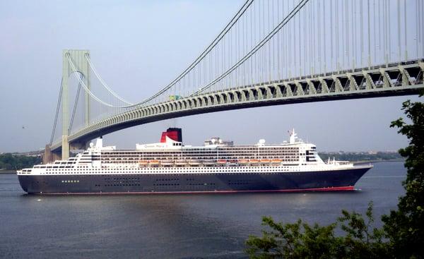 QM2 inbound under Verrazanno Narrows Bridge.