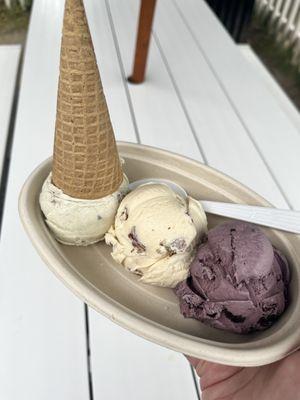 Gluten free ice cream flight.   Mint chip, butter pecan, and blackberry Oreo