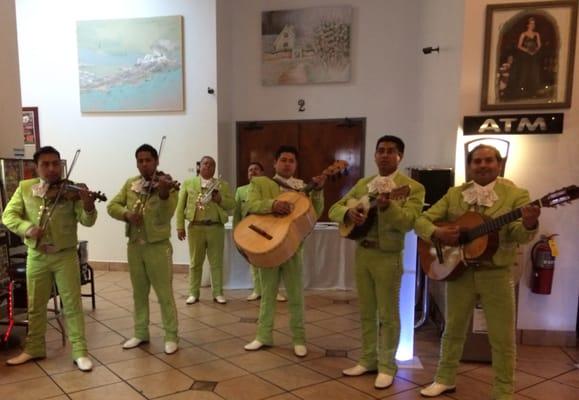 Mariachi México Vivo playing at La Sierra de Aurora IL.