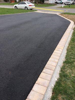 Driveway with paver boarder