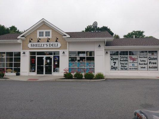 The entrance to Shelly's Deli