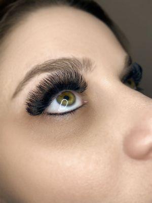 Volume lashes