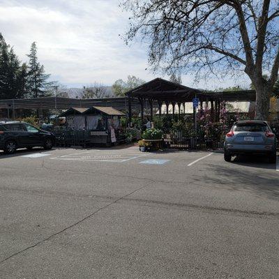 Entrance at the corner of Diablo Rd & El Cerro Blvd.