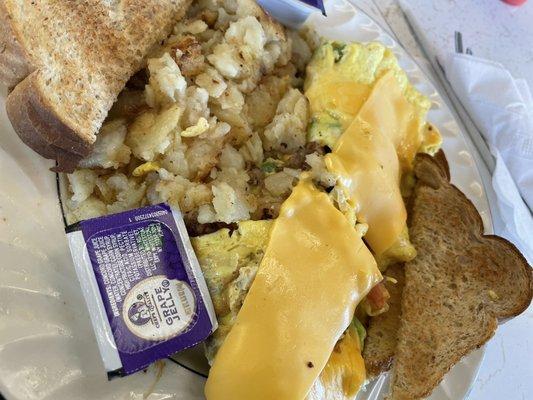 Veggie Omelet (added sausage) and hash browns!  (9/23/2022)