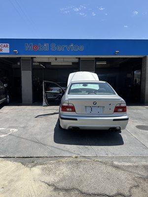 BMW M5 in for a smog check