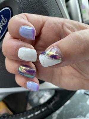 Their mood changing nails can be fun sometimes (light purple ones)