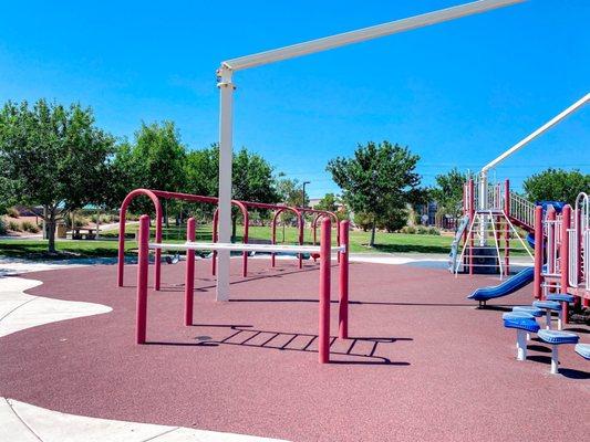 Swing set and monkey bars - lots of green grass!  Gorgeous!