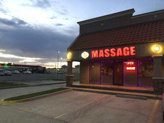 Relax Massage 10:00 AM - 10:00 PM(Sunday1:00pm-6:00pm) Tel:(405) 216-3722 3431 S Boulevard, Ste 110, Edmond, OK 73013