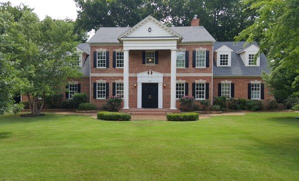 2407 S Berry Rd., Norman, 5 Beds / 4 Full Baths, 1 Half / Situated on just over an acre / Two Master Suites 3D Tour: www.hometours.online/1