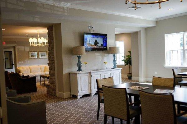 Vantage Pointe Village | Living Area