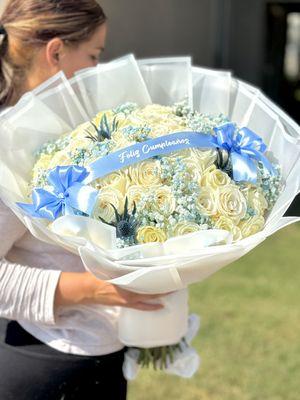 Florists in Frisco Texas | White Roses Bouquet