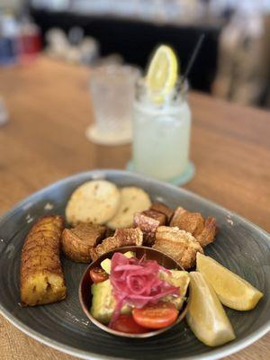 Chicharrones / pork rind