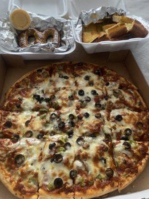 Medium ballpark pizza with sides of plain garlic bread & pretzel w cheese