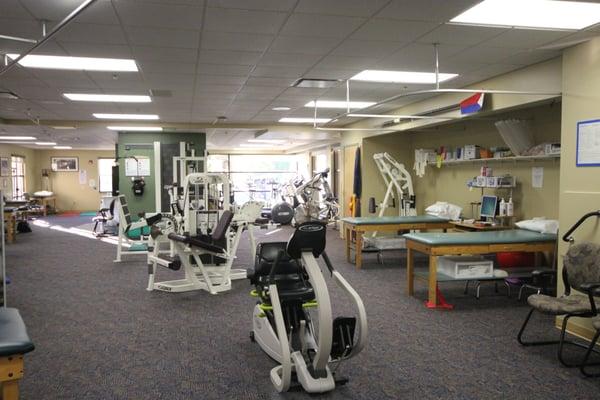 Saint Peter's Sports Medicine Institute exercise and therapy area - 2