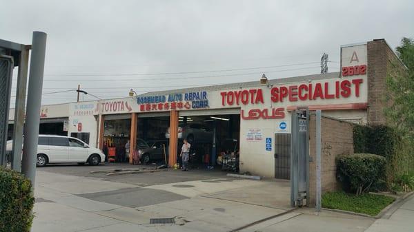 My car getting its oil changed