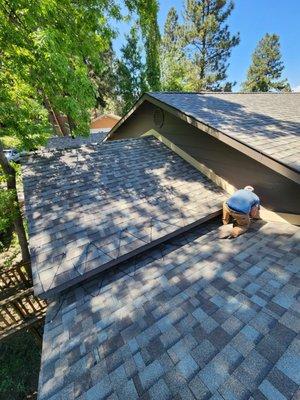 Best Roofer Near Me Rogue Valley, OR