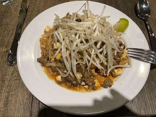 Beef pad thai