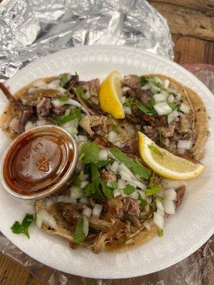 Tacos de Carnitas y Buches