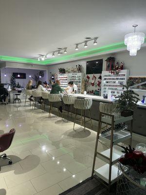 Nail bar.