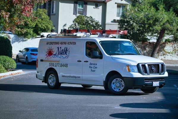 Expert Fresno HVAC Technicians at Work - Providing top-notch air conditioning and heating services across the Central Valley.