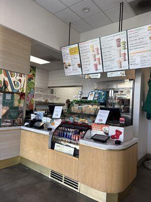 We came to Jamba Juice for a drink and this is the front counter.