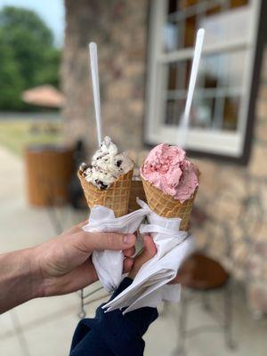 Single scoops of Oreo Smash & Strawberry in a waffle cone!