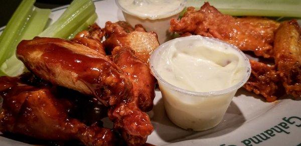 Barbecue and spicy wings as an appetizer!