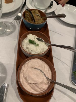 Trio of dips