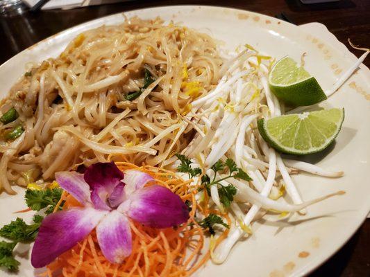 Chicken pad thai