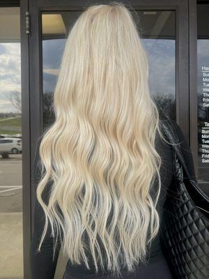 3 rows of 22" butter blonde extensions