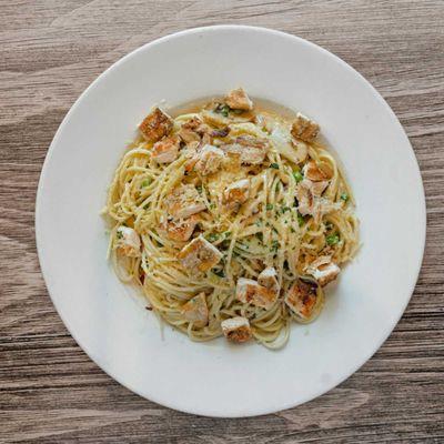 Chicken Alfredo Linguine- Grilled chicken, broccoli, mushrooms and green onions with linguini Alfredo.