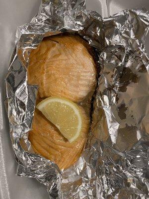 Broiled salmon