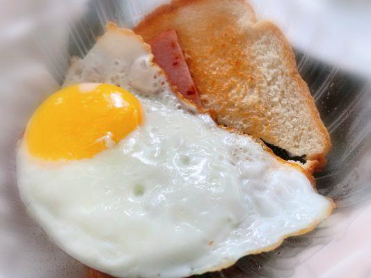 Pan fried egg with ham