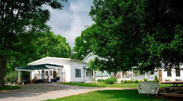 The beautiful pastoral setting of Village Montessori School at Bluemont in the Summer.