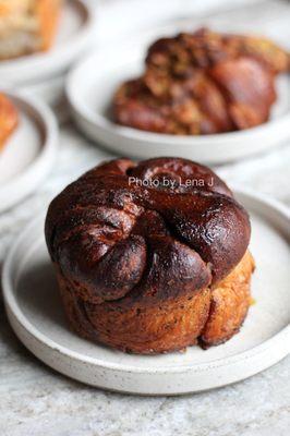 Loomi Babka Bun ($7.50) - not good. Too dry. The bottom part has more lemon curd and is OK, but too expensive for what it is.