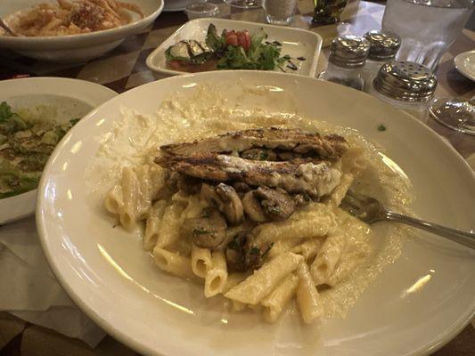 Penne Alfredo with chicken and mushrooms!