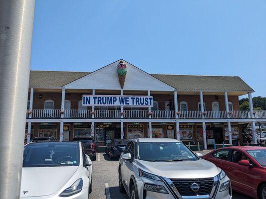 In Trump we trust. Was there ever a bigger oxymoron? I call on all like minded individuals to boycott this store. Hit em in the wallet