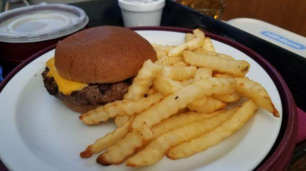 Cheeseburger with fries