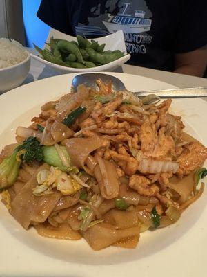 Pad se ew chicken