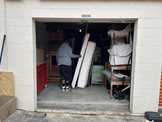 Packing a storage unit for a client