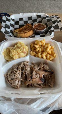 1 meat plate (pulled pork with scalloped potatoes and Mac and cheese)