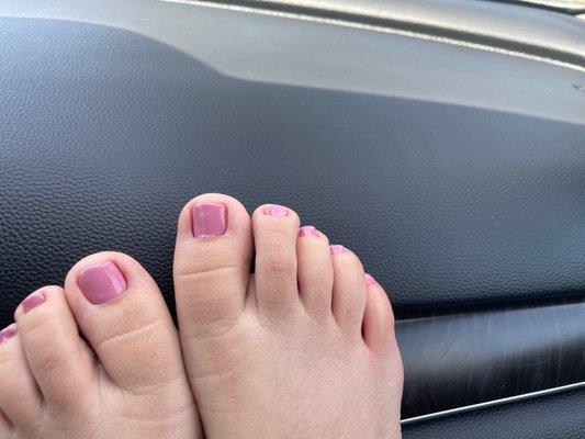 Love their pedicure service. Fast and affordable! Super nice ladies