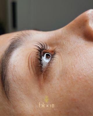 Lash lifting