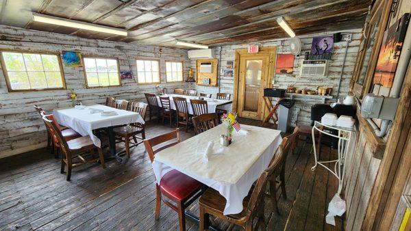 Side dining area