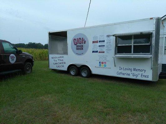 Pictures of my Food Truck.