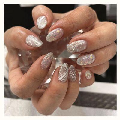 winter nails -snowflake